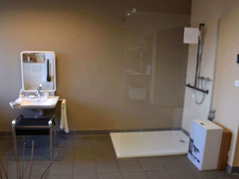 Image 01 Salle de bain à mobilité réduite - Électricité Nicolas